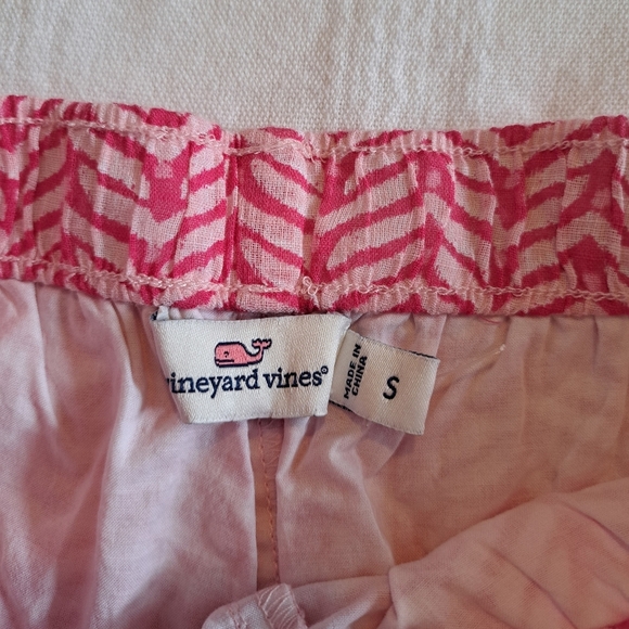 Vineyard Vines girls size Small whale tail pull on shorts EUC - Picture 3 of 5